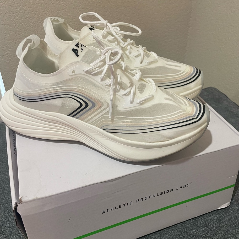 APL STREAMLINE WOMENS SHOE SIZE 7.5